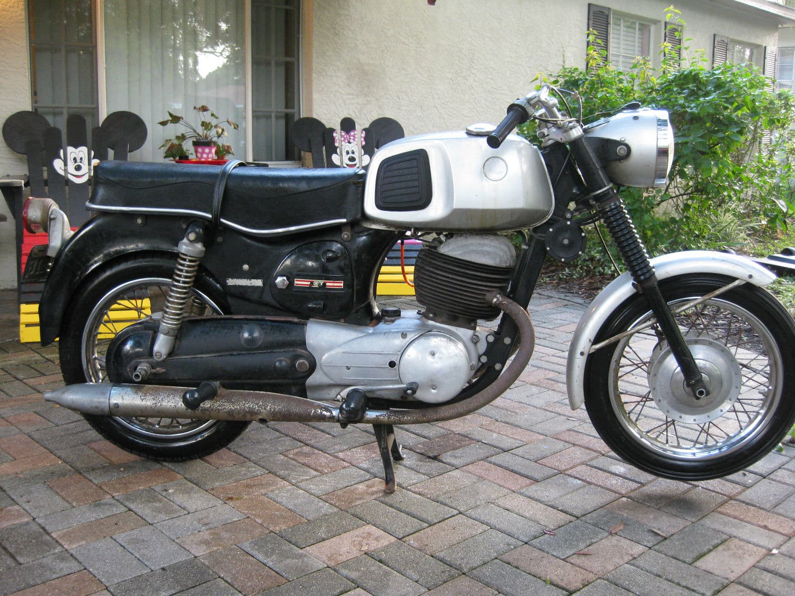 810.895721 Sears SR250  Motorcycle